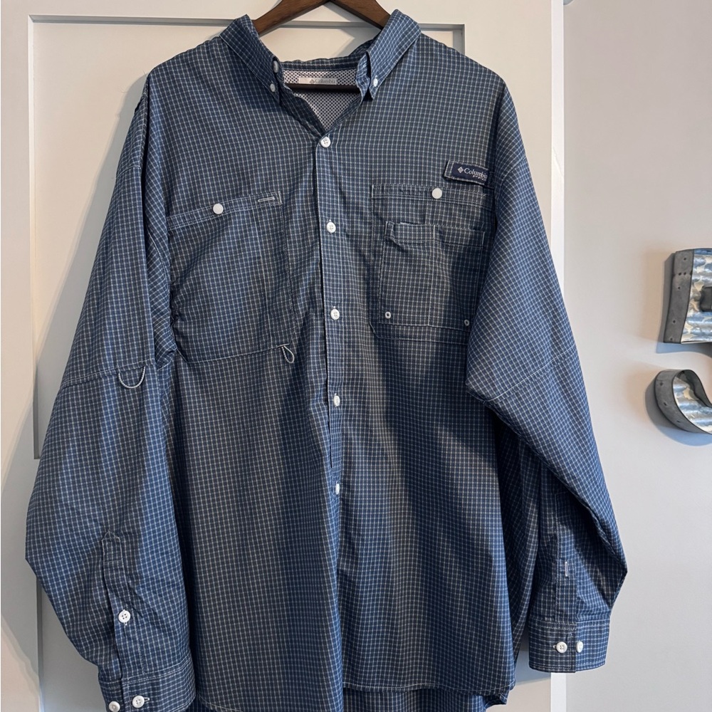 Columbia Men's Navy Plaid Button-Down Shirt